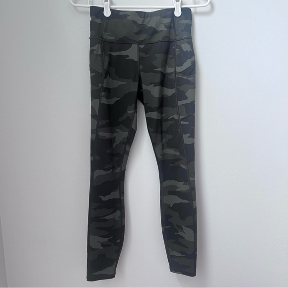 Athleta Camo Contender 7/8 Tight Green Size XS - Picture 1 of 10